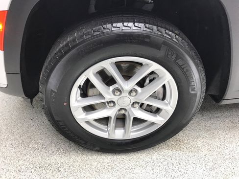 Used 2023 Jeep Grand Cherokee L Laredo w/ Luxury Tech Group I image 7