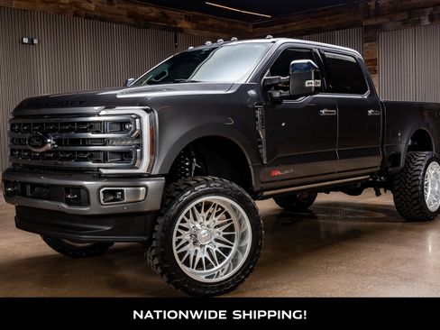 Used 2024 Ford F350 Platinum w/ FX4 Off-Road Package image 4