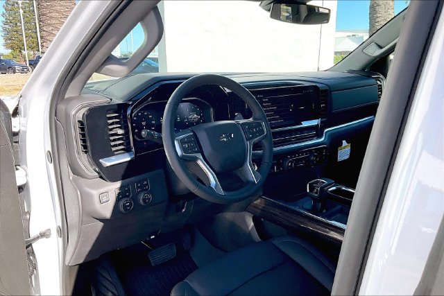 New 2026 Chevrolet Silverado 1500 RST w/ RST All Star Premium Package AWD/4WD image 6
