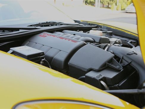 Used 2011 Chevrolet Corvette Grand Sport RWD image 16