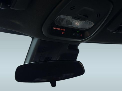 Used 2025 Chevrolet Trax RS w/ Driver Confidence Package FWD image 25