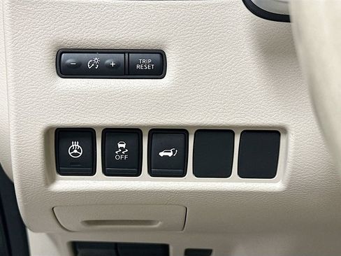 Used 2018 Nissan Murano SL w/ Moonroof Package image 11