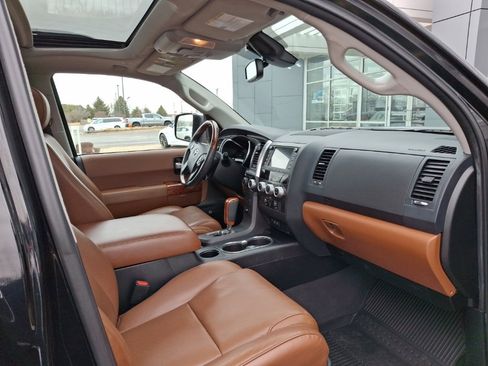 Used 2020 Toyota Sequoia Platinum image 6