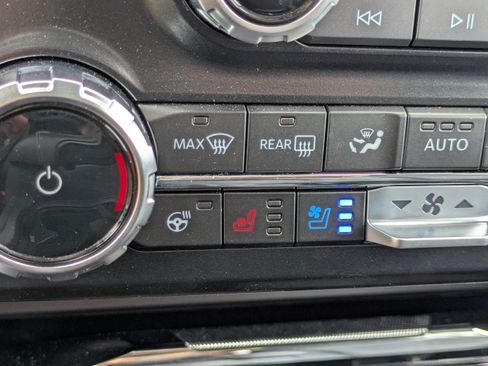 Certified 2026 Ford F250 Lariat w/ Tremor Off-Road Package AWD/4WD image 29