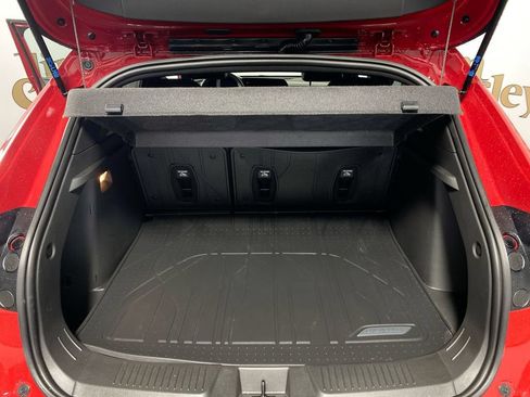 Used 2026 Chevrolet Trax RS w/ Sunroof Package FWD image 23