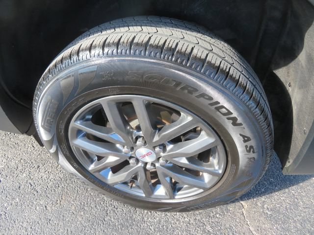 Used 2017 GMC Acadia SLT w/ LPO, Cargo Package FWD image 10