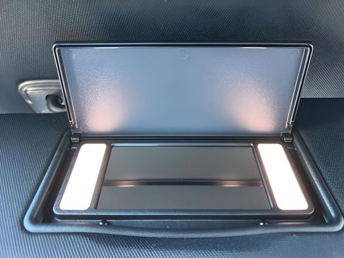 New 2025 Jeep Grand Cherokee Limited w/ Black Appearance Package image 24