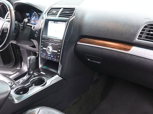 Used 2017 Ford Explorer Limited AWD/4WD image 29