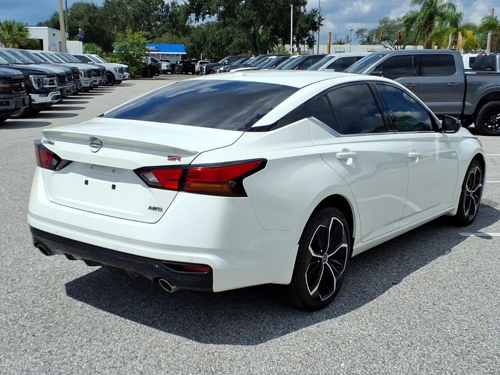 Used 2023 Nissan Altima 2.5 SR AWD/4WD image 7