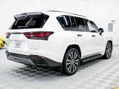 Used 2024 Lexus LX 600 4WD w/ Appearance Package image 7