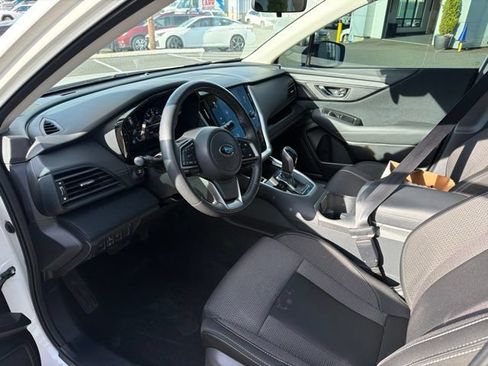 Used 2023 Subaru Outback Premium AWD/4WD image 4