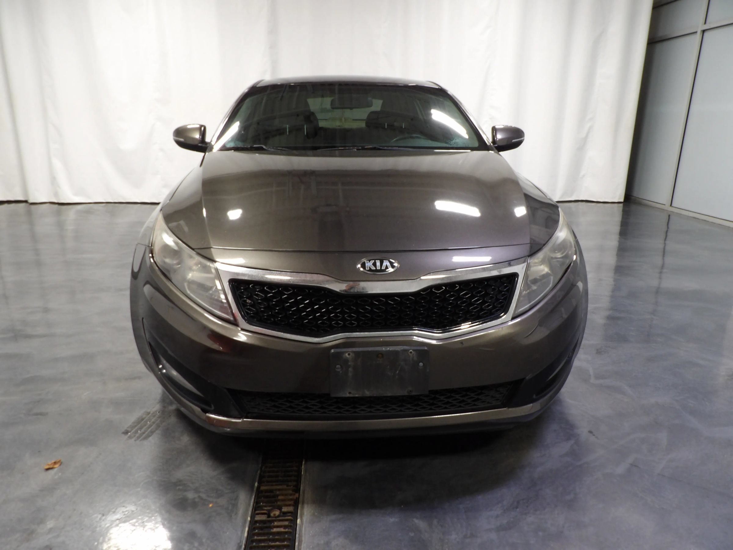 Used 2013 Kia Optima LX FWD image 2