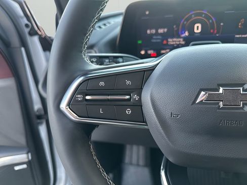 Used 2025 Chevrolet Traverse Z71 w/ Enhanced Driving Package image 30