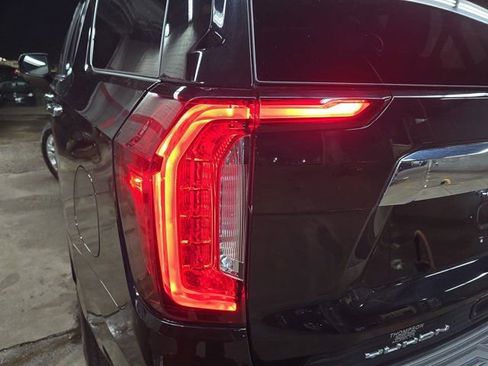 Used 2023 GMC Yukon SLT w/ SLT Premium Package image 35