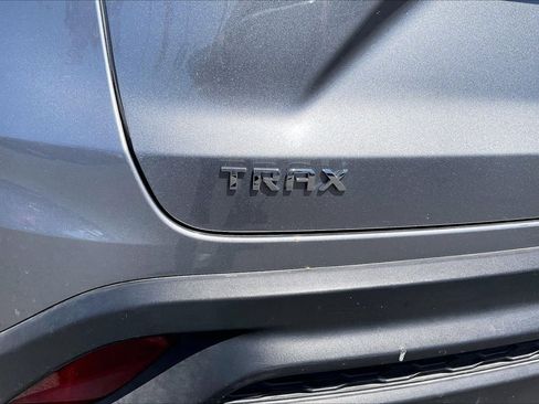 Used 2025 Chevrolet Trax LS FWD image 8