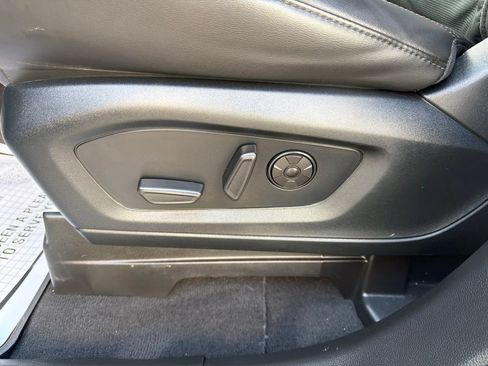 Used 2022 Ford Explorer Platinum w/ Equipment Group 601A AWD/4WD image 28