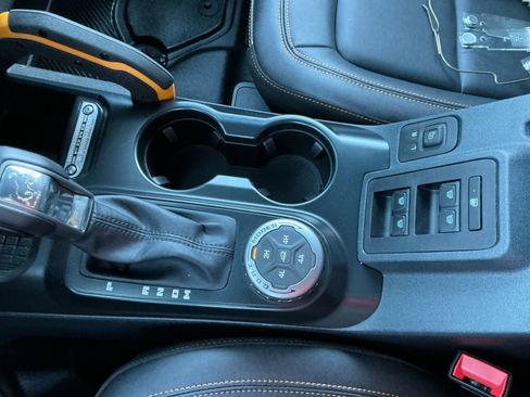 Used 2024 Ford Bronco Badlands image 25