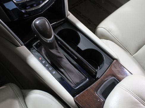 Used 2015 Cadillac XTS image 15