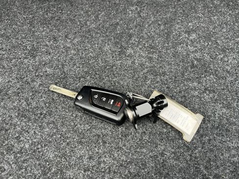 Used 2025 Toyota Corolla LE image 22