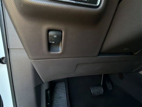 Used 2021 Lincoln Nautilus Reserve w/ Equipment Group 201A image 24