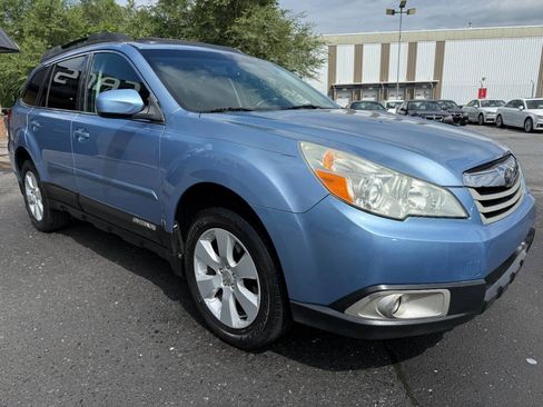 Used 2011 Subaru Outback 2.5i Premium AWD/4WD image 3