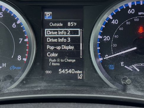 Used 2019 Toyota Highlander LE w/ Carpet Mat Package (TMS) image 8