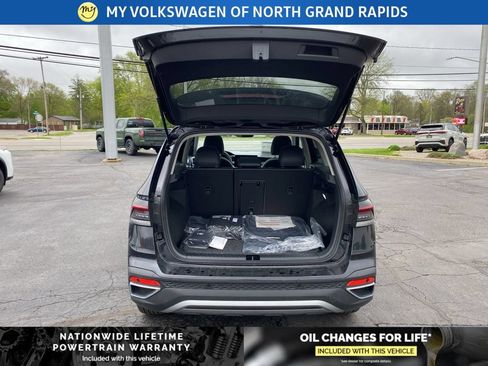 New 2026 Volkswagen Taos SE AWD/4WD image 24