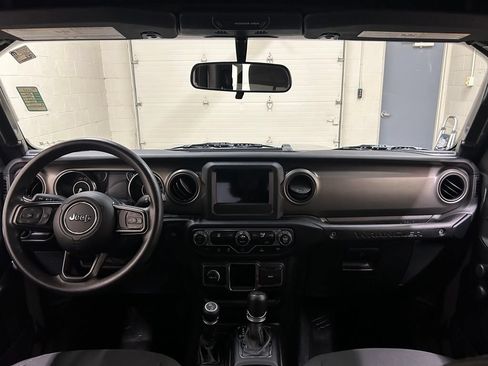Used 2022 Jeep Wrangler Unlimited Sport AWD/4WD image 17