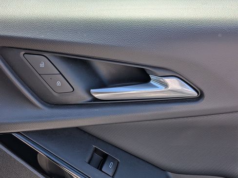 Used 2025 Chevrolet Equinox LT image 35