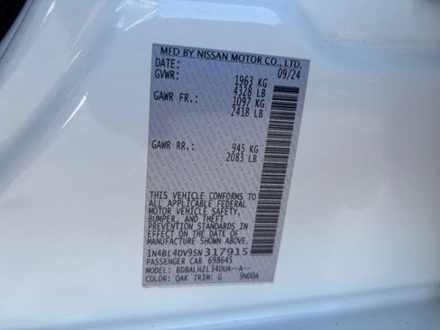 Used 2025 Nissan Altima 2.5 SV FWD image 29
