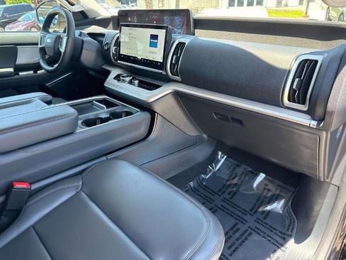 Certified 2025 Ford Expedition Active AWD/4WD image 15