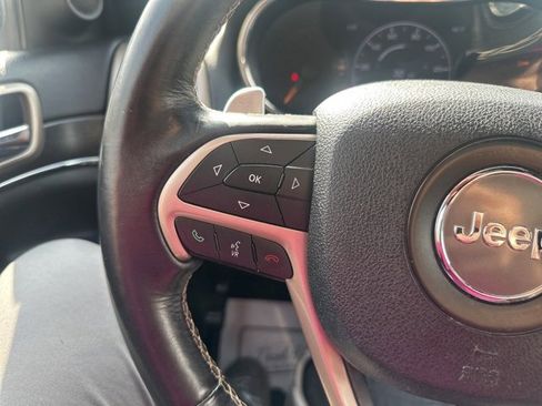 Used 2016 Jeep Grand Cherokee Limited w/ Luxury Group II image 41