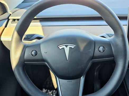 Used 2023 Tesla Model Y Long Range image 30