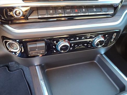 New 2026 GMC Sierra 2500 SLT w/ SLT Premium Package image 14