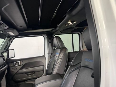 Used 2023 Jeep Wrangler Unlimited Rubicon 4xe w/ Cold Weather Group AWD/4WD image 25