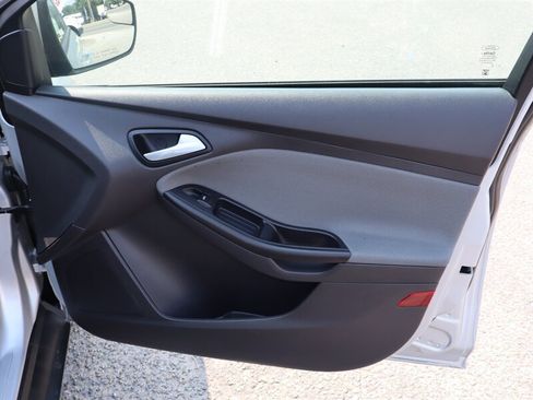 Used 2013 Ford Focus SE FWD image 12