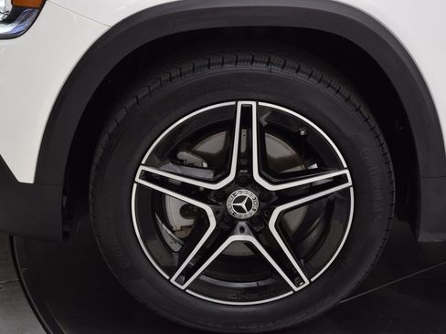 Used 2023 Mercedes-Benz GLB 250 image 12