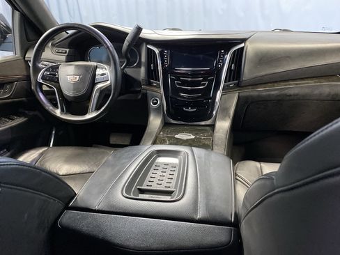 Used 2016 Cadillac Escalade Platinum image 44
