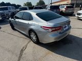 Used 2018 Toyota Camry LE image 5