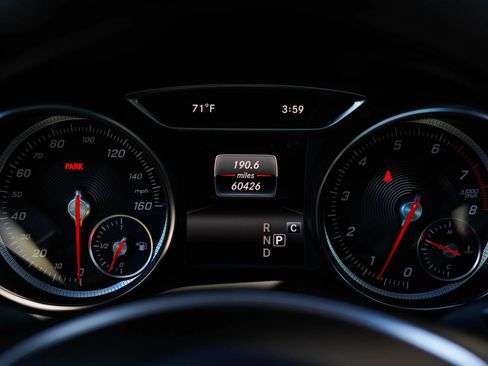 Used 2019 Mercedes-Benz CLA 250 4MATIC image 15