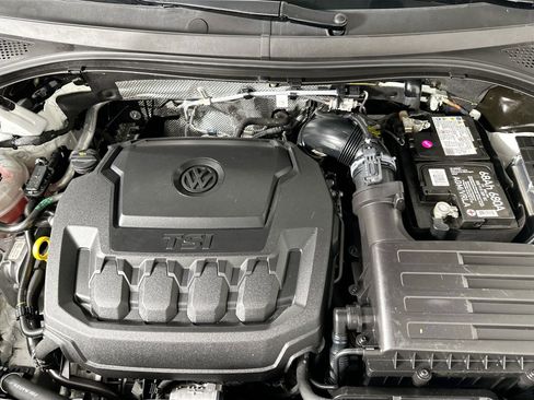 Certified 2021 Volkswagen Tiguan SE R-Line image 28
