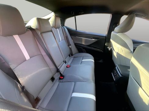 Used 2025 Toyota Camry SE FWD image 19