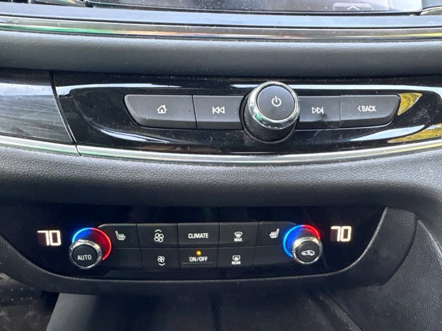 Used 2019 Buick Enclave Essence AWD/4WD image 8
