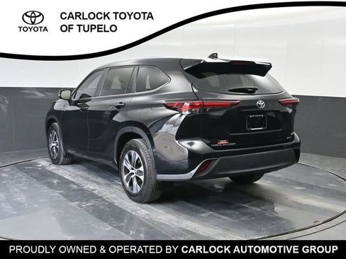 Used 2024 Toyota Highlander XLE image 9