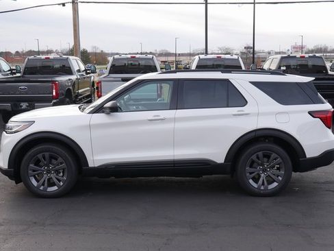 New 2026 Ford Explorer Active w/ Active Comfort Package image 10