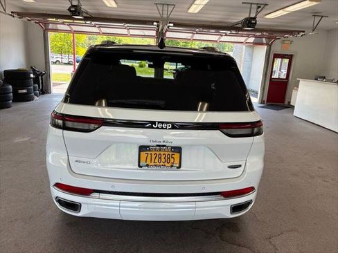Certified 2024 Jeep Grand Cherokee Summit w/ Adv Protech Group IV AWD/4WD image 18