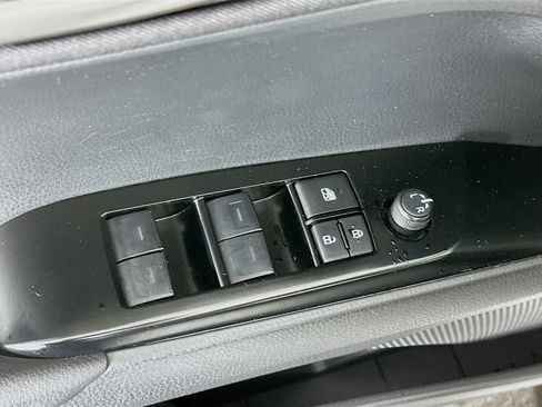 Used 2025 Toyota Camry LE image 15