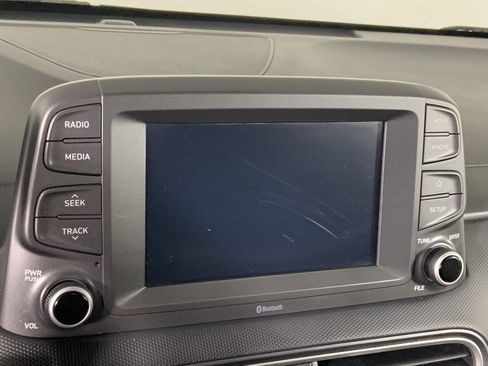 Used 2021 Hyundai Kona SE image 12