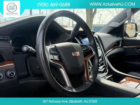 Used 2020 Cadillac Escalade ESV Luxury image 9