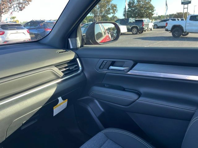 New 2027 GMC Terrain Elevation FWD image 17